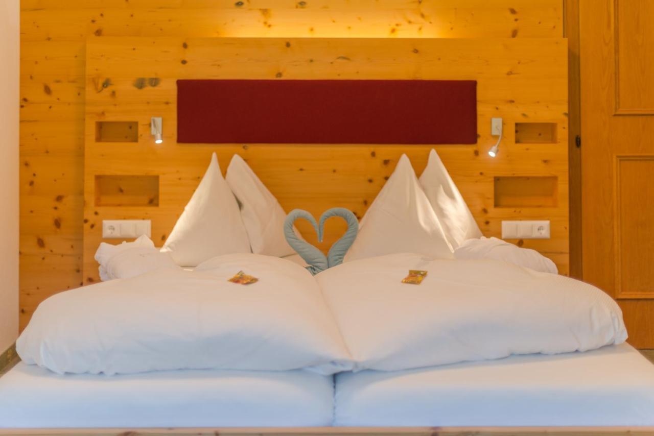 Hotel Berghof Ramsau am Dachstein Exterior photo
