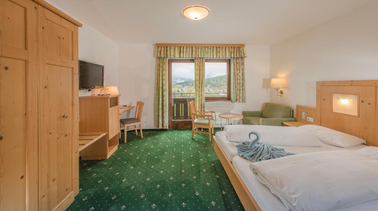 Hotel Berghof Ramsau am Dachstein Exterior photo